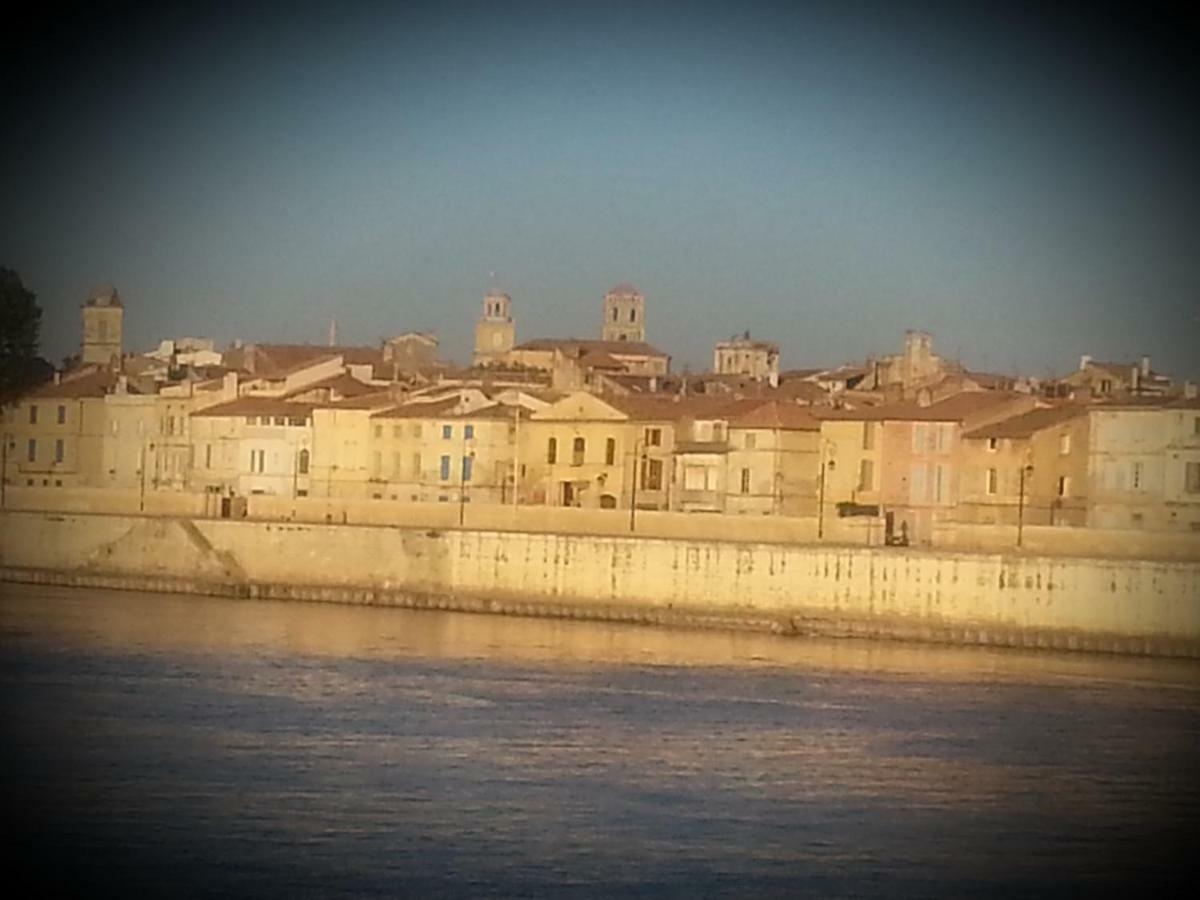 Un Tour En Arles Apartment ภายนอก รูปภาพ