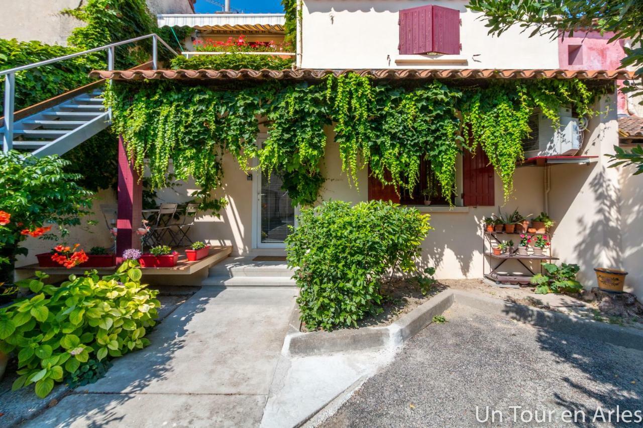 Un Tour En Arles Apartment ภายนอก รูปภาพ